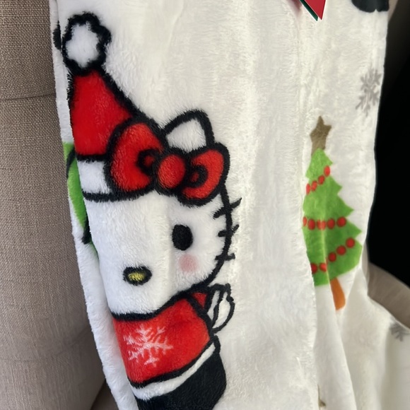 ✨Last One ✨NWT Hello Kitty Christmas Throw Blanket 50x70 - Picture 2 of 7